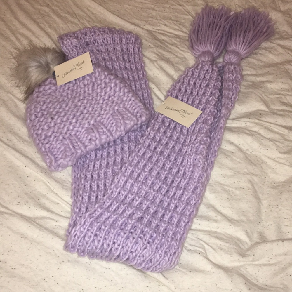NWT Chunky Knit Hat & Scarf OS (Lilac)